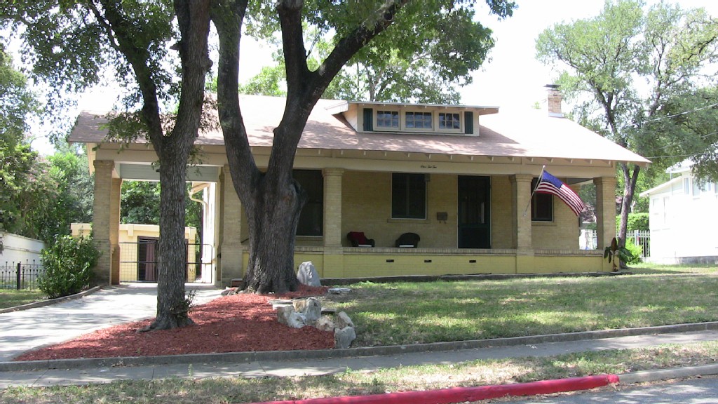 Craftsman Haus - Menger Cottages - San Antonio Lodging
